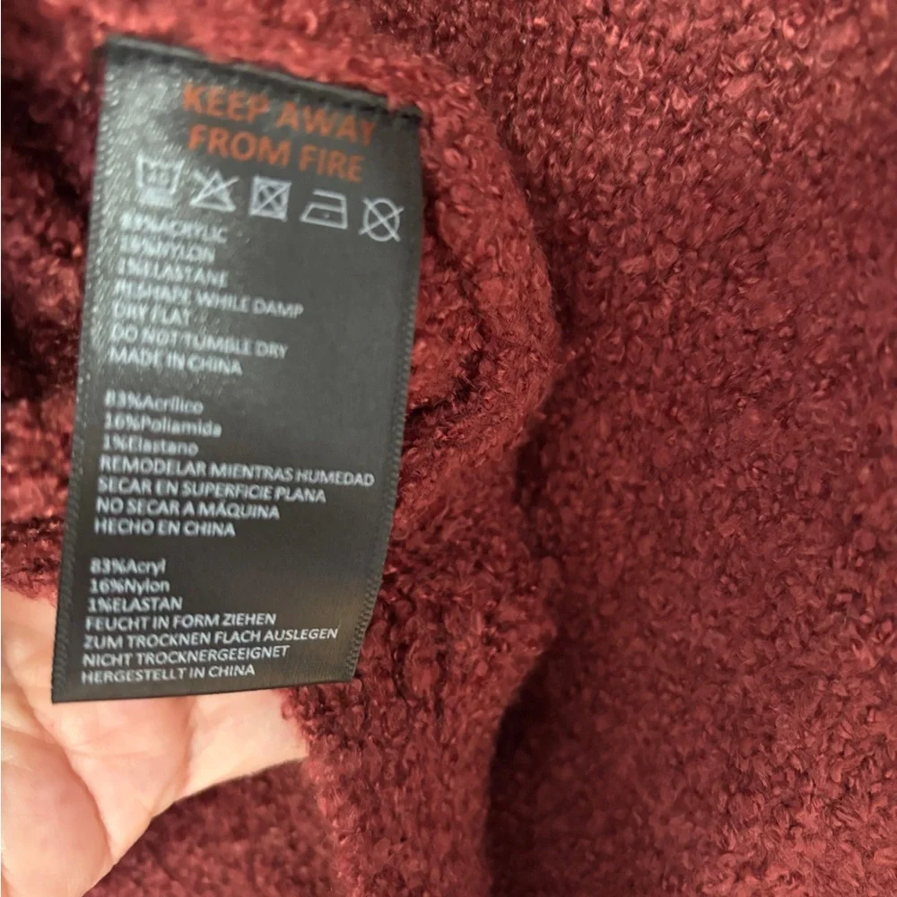 Urban Outfitters Rosie Cozy V Neck Fuzzy Sweater Women’s Medium Maroon Boxy